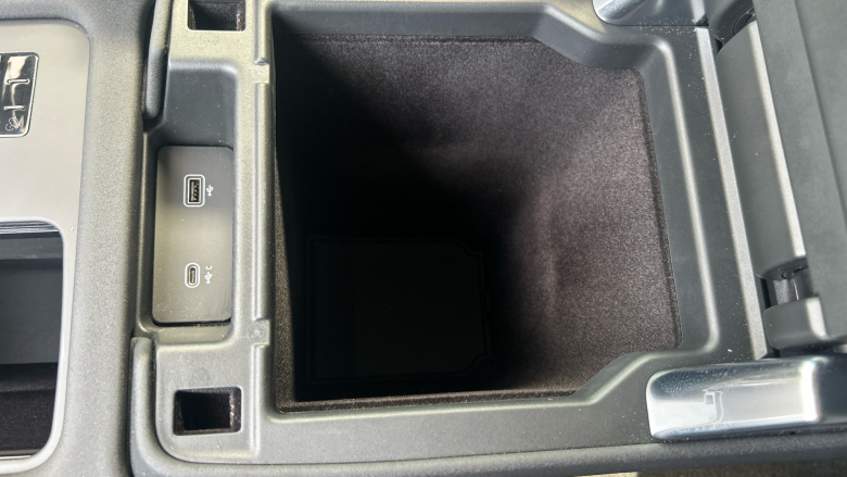 Land Rover Discovery 3.0 D300 S 5dr Auto Diesel Station Wagon